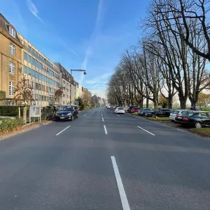 https://exclusive-wohunung-direkt-am-rhein-1-5-km-von-der-messe.dortmundhotels.net