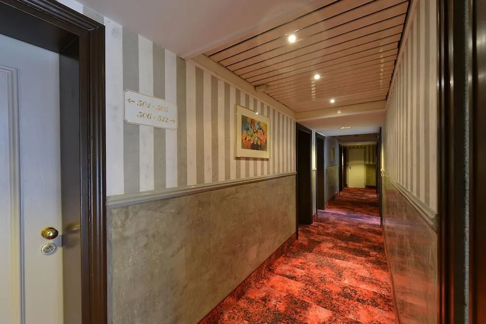 Hotel Aurbacher Hof Gmbh Munich
