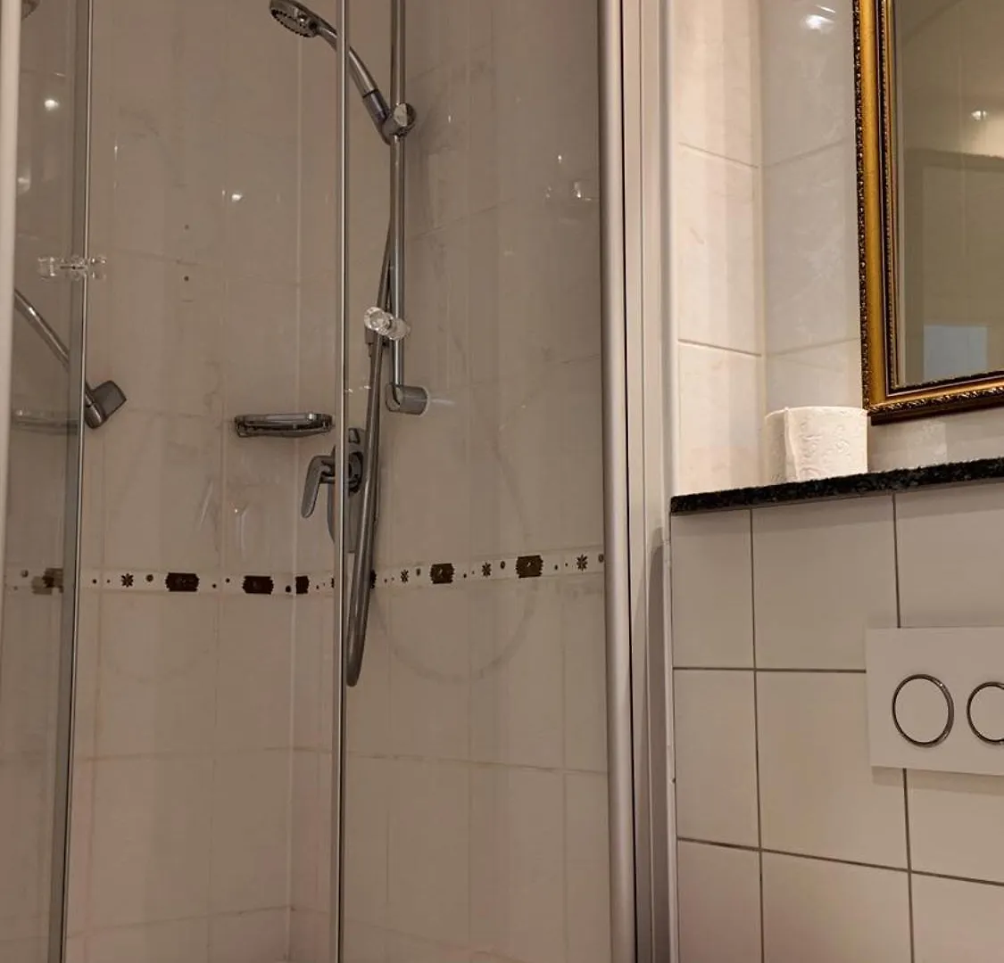 ***  Hotel Aurbacher Hof Gmbh Münih Almanya