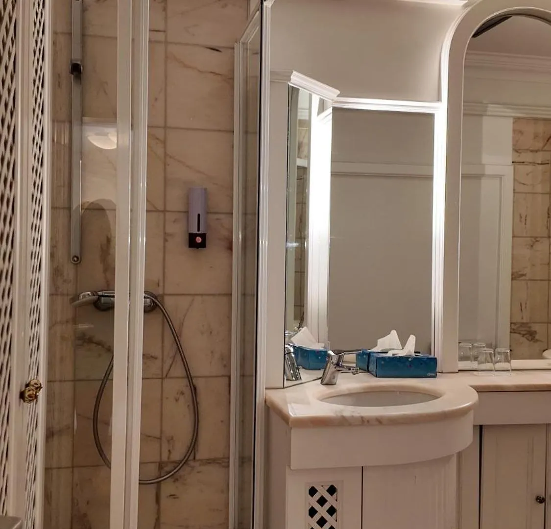 Hotel Aurbacher Hof Gmbh Münih Almanya